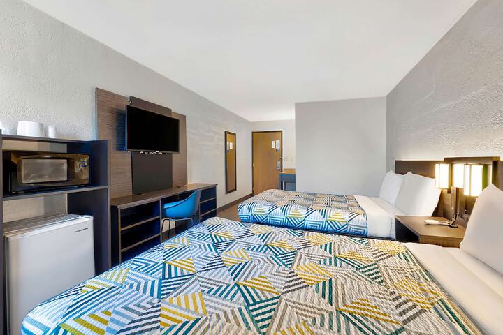 Room 9 of 28