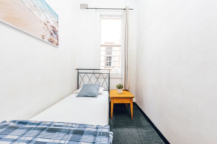 Room 5 of 42