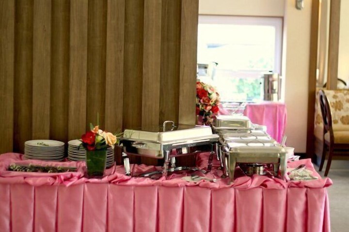 Breakfast/Coffee Service 24 of 39