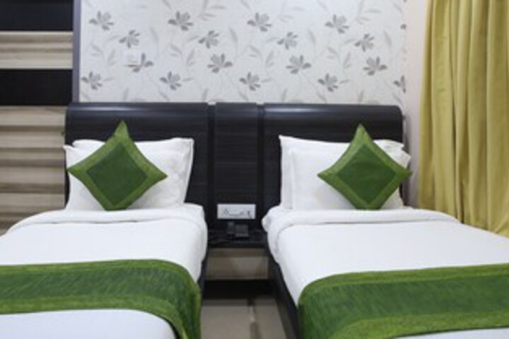 Room 6 of 26