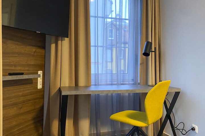 Room 7 of 35
