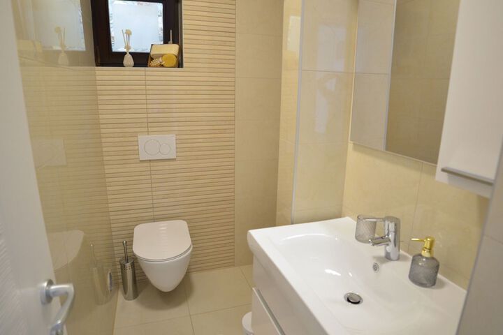 Room 5 of 26
