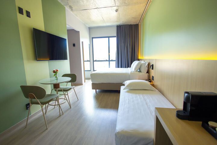 Room 30 of 76