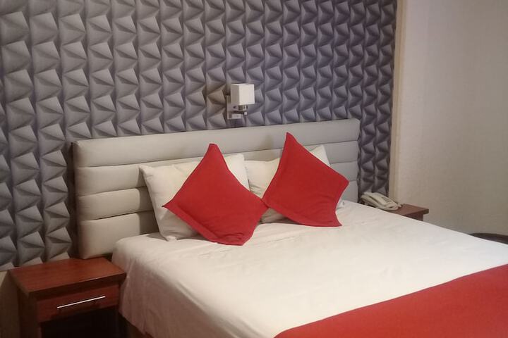 Room 4 of 86