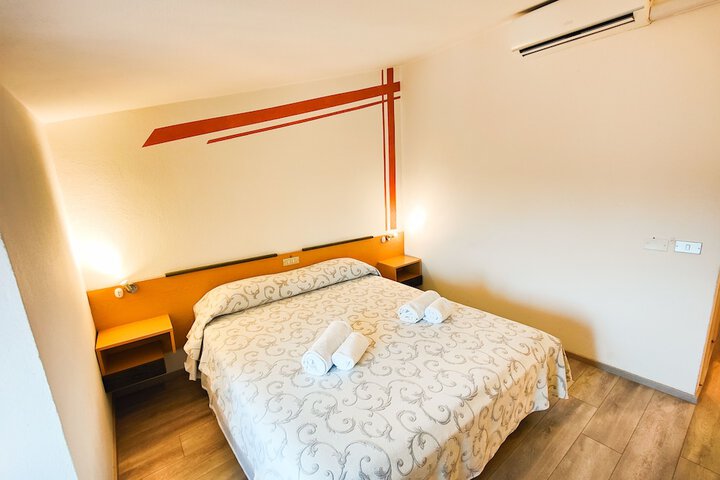 Room 9 of 40