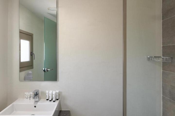 Room 146 of 157