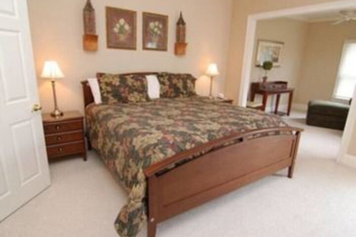 Room 5 of 17