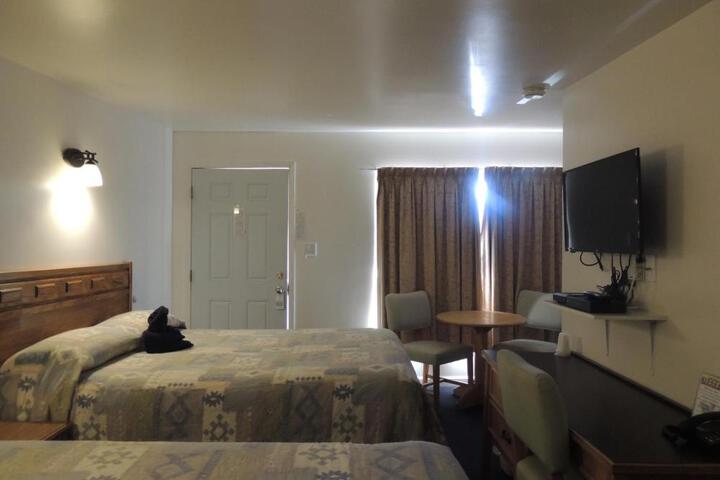 Hotel Suite Photo