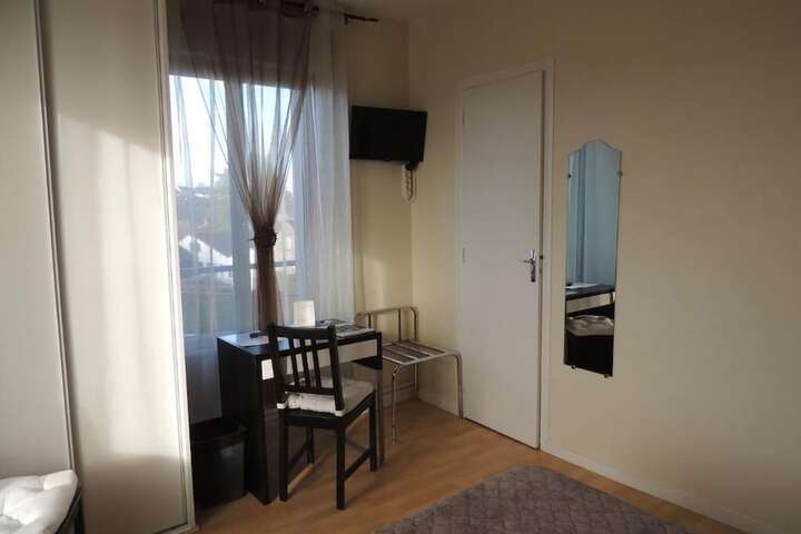 Room 13 of 31