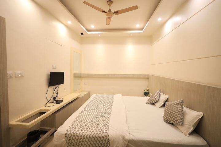 Room 15 of 31