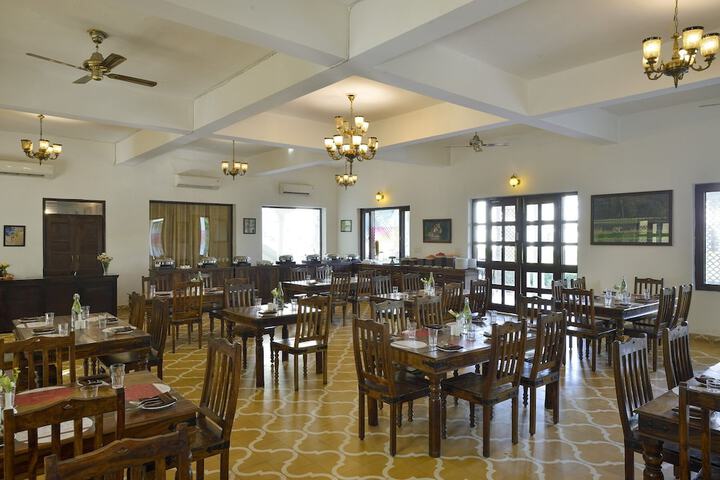 Dining 75 of 115