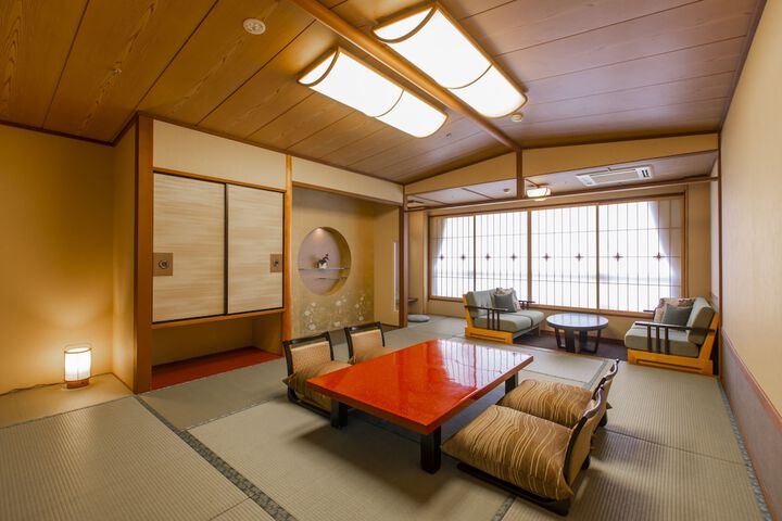 Room 28 of 125