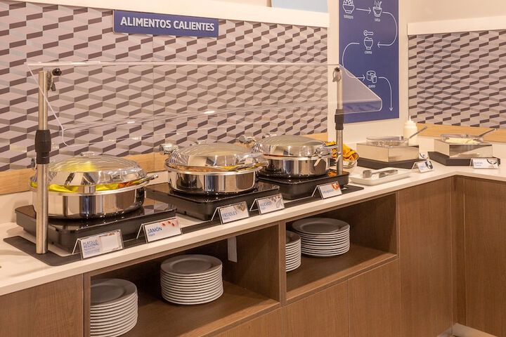 Breakfast/Coffee Service 35 of 46