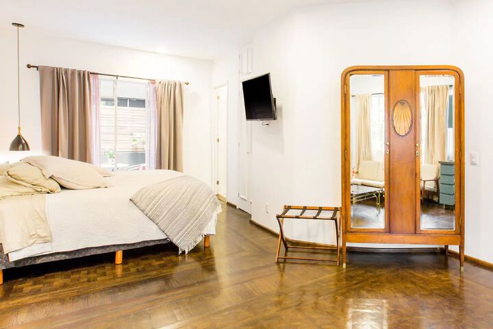 Room 222 of 293