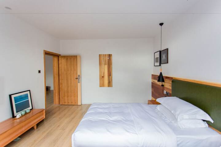 Room 7 of 68