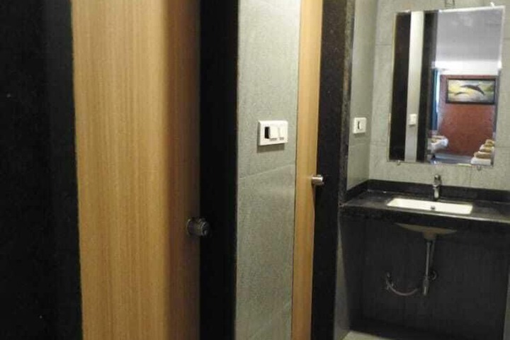 Room 28 of 45