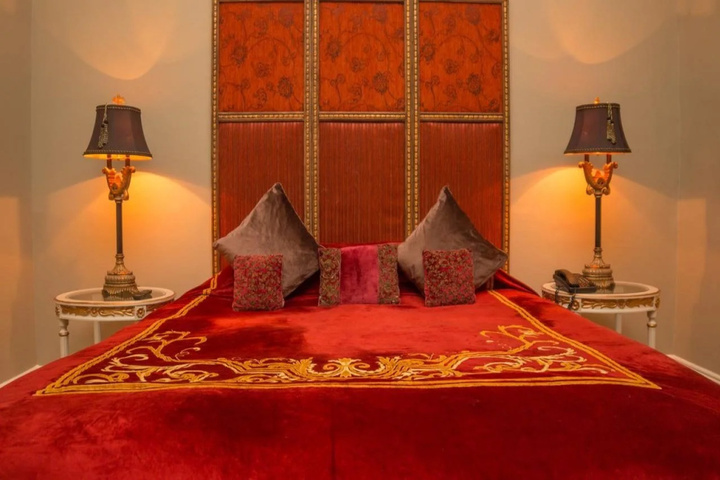 Room 4 of 15