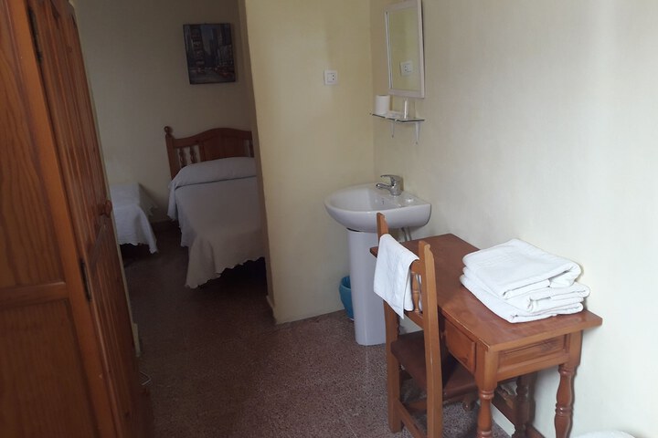 Room 9 of 15