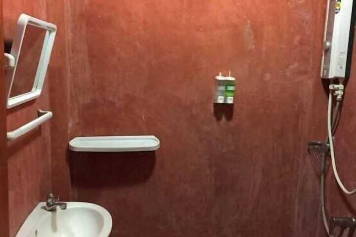 Room 17 of 42