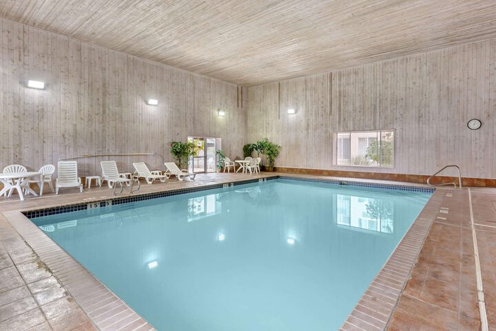 Pool 22 of 33