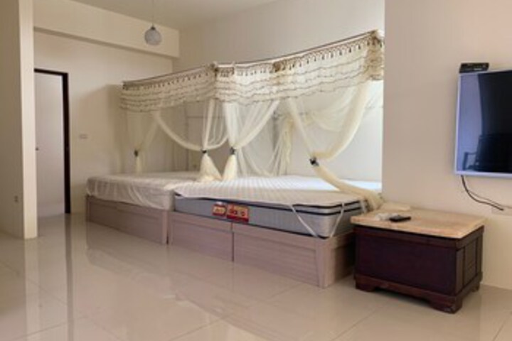 Room 25 of 29