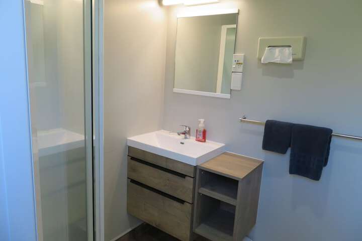 Room 3 of 75