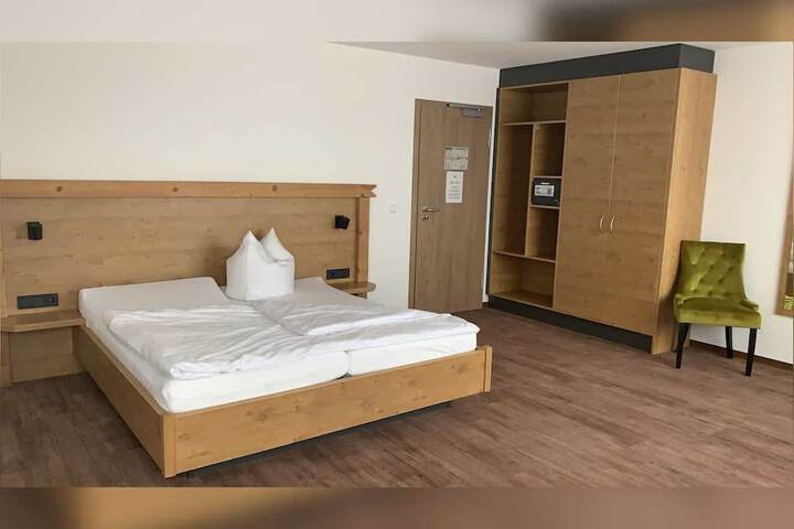 Room 5 of 19