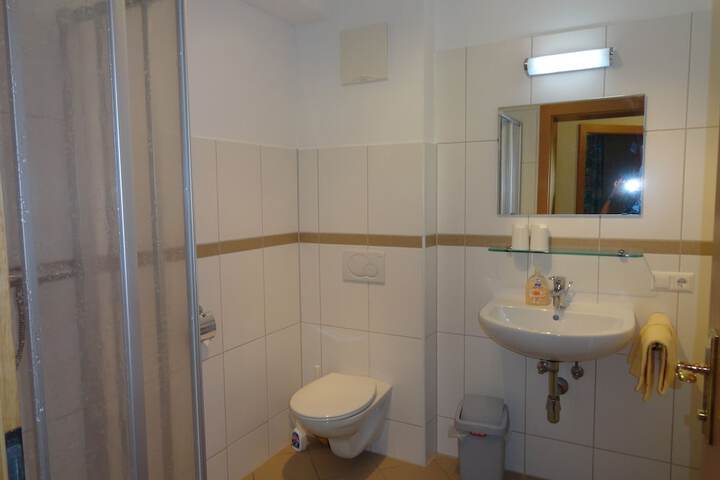 Room 32 of 61