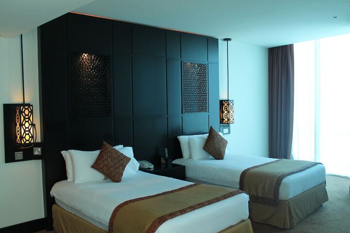 Room 51 of 211