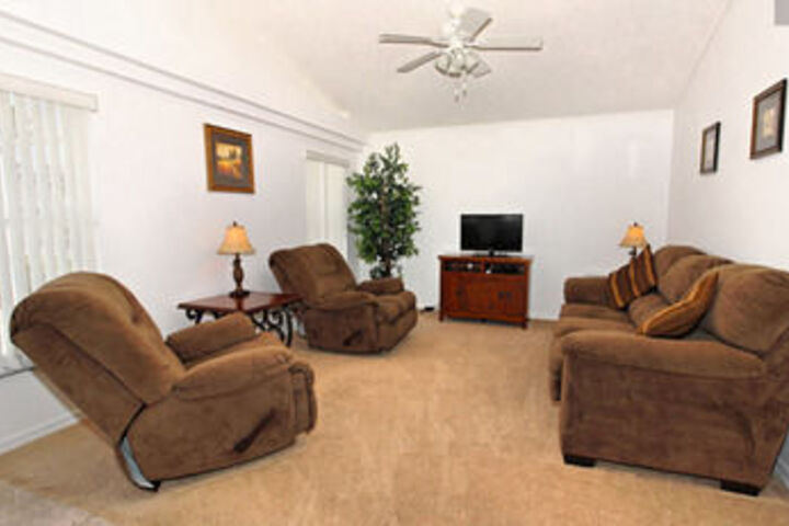 Room 325 of 380
