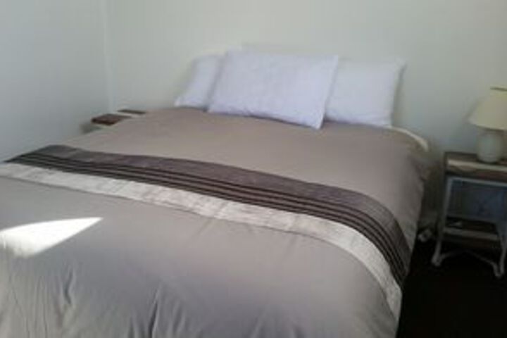 Room 10 of 12