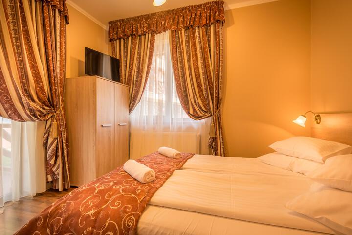 Room 1 of 14