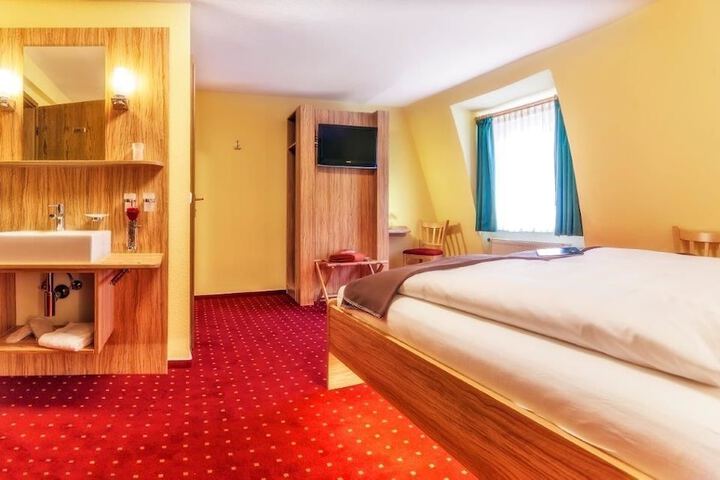 Room 6 of 6