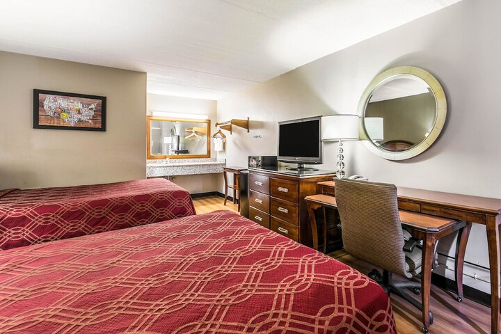 2 Double Beds (6 of 7)