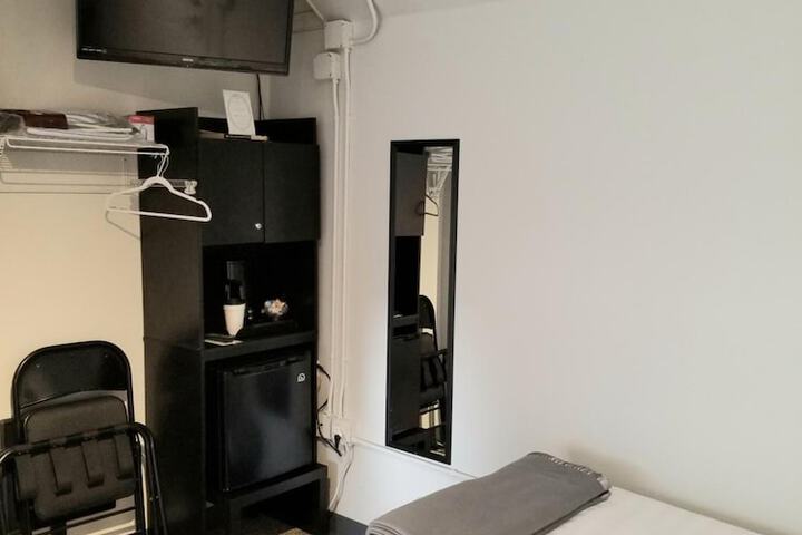 Room 17 of 43