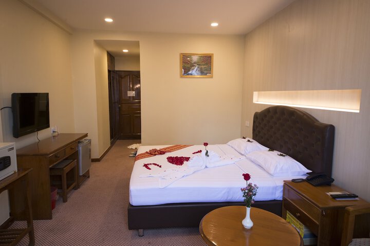 Room 16 of 48