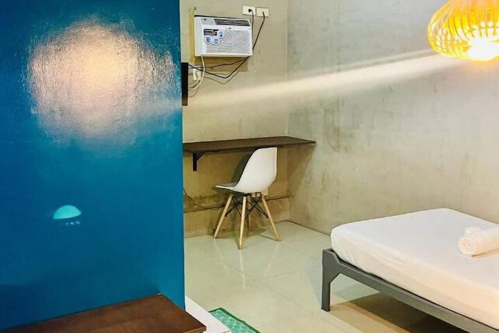 Room 13 of 26