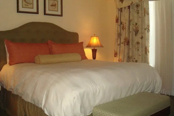Room 3 of 12
