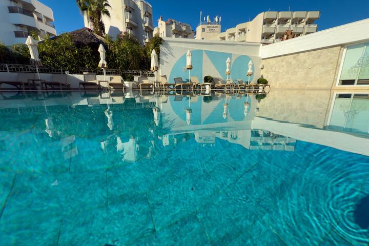 Hotel with Pool
