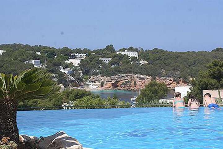 Pools & Facilities