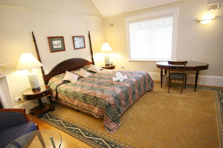 Room 14 of 32