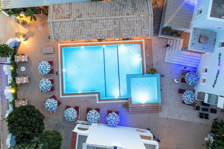 Hotel 145 of 151