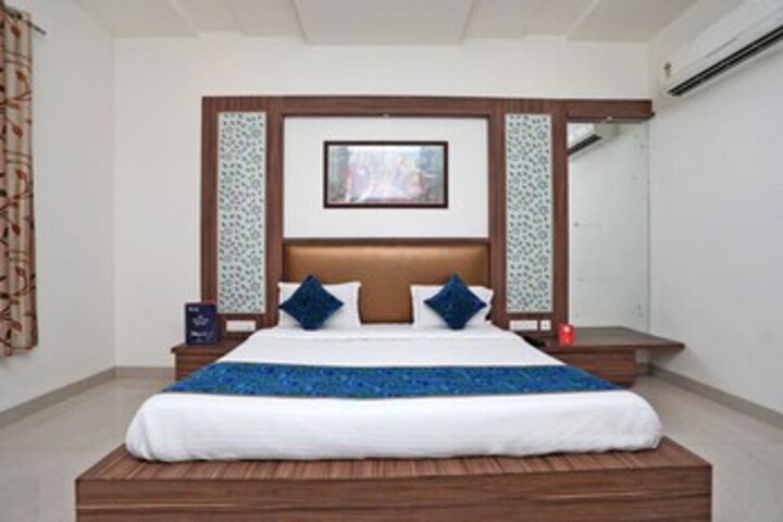 Room 12 of 23