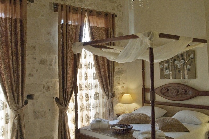 Room 3 of 43