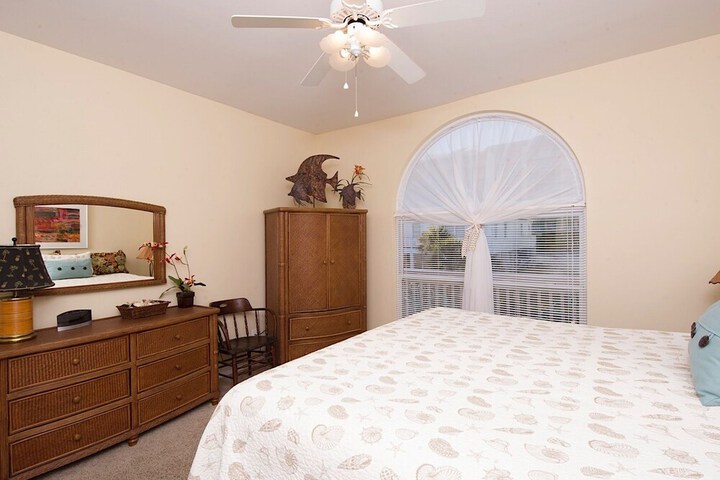 Room 6 of 7