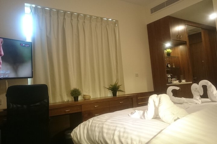 Room 14 of 64