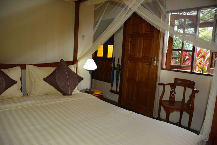 Room 5 of 103