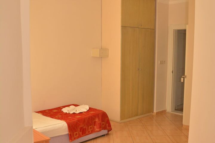 Room 9 of 51