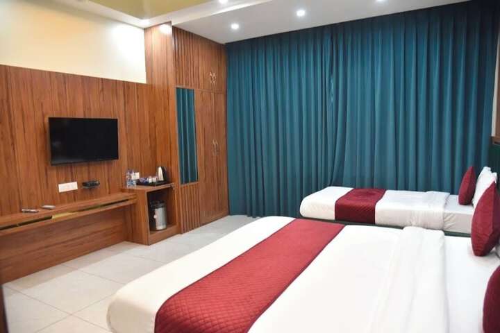 Room 12 of 15