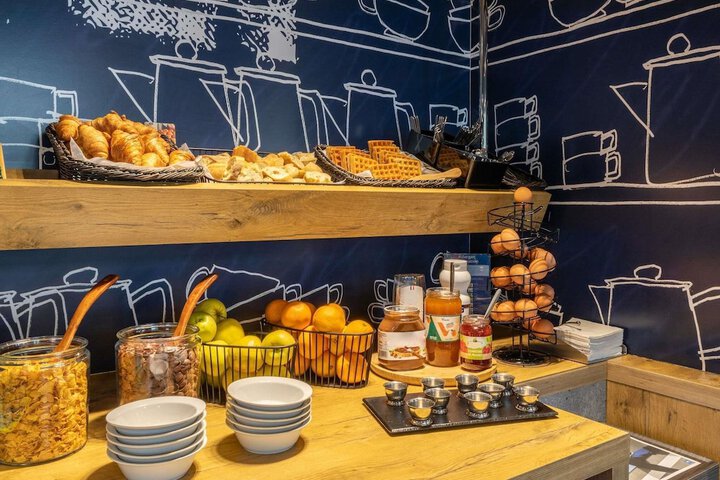 Breakfast/Coffee Service 55 of 67